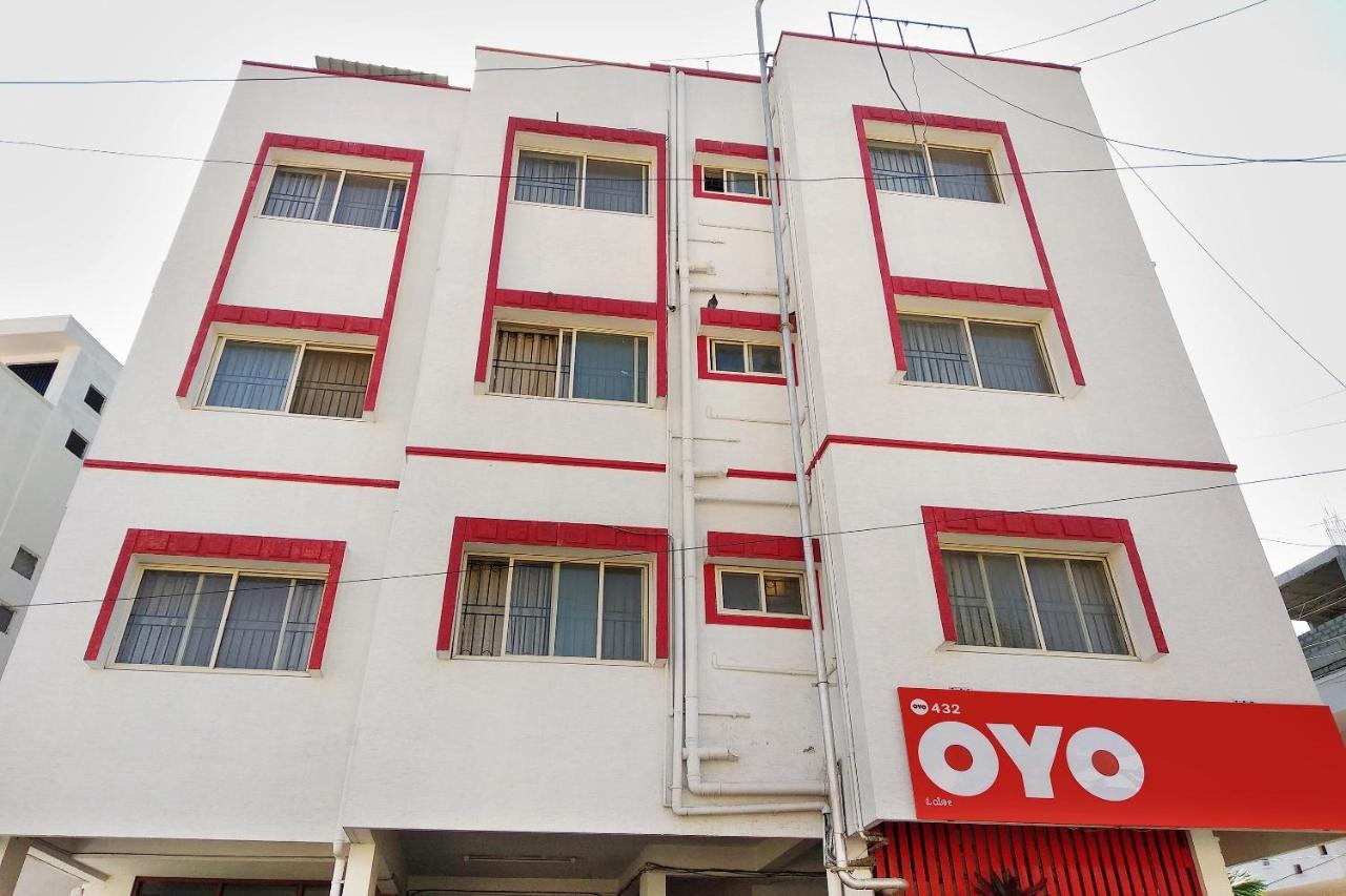 Super Oyo Capital O Premium Hotel Victoria Heights Near Sri Someshwara Swami Temple Bengalúr Exteriér fotografie